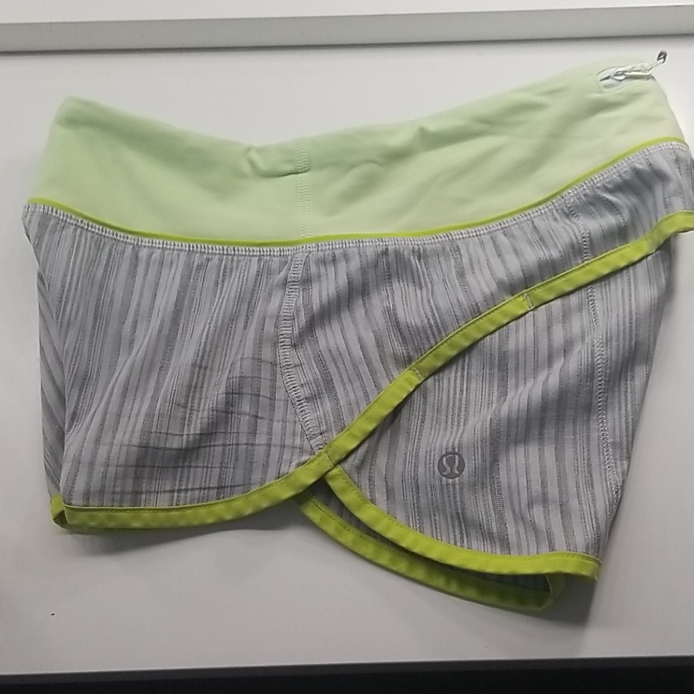 Lululemon speed up size 2